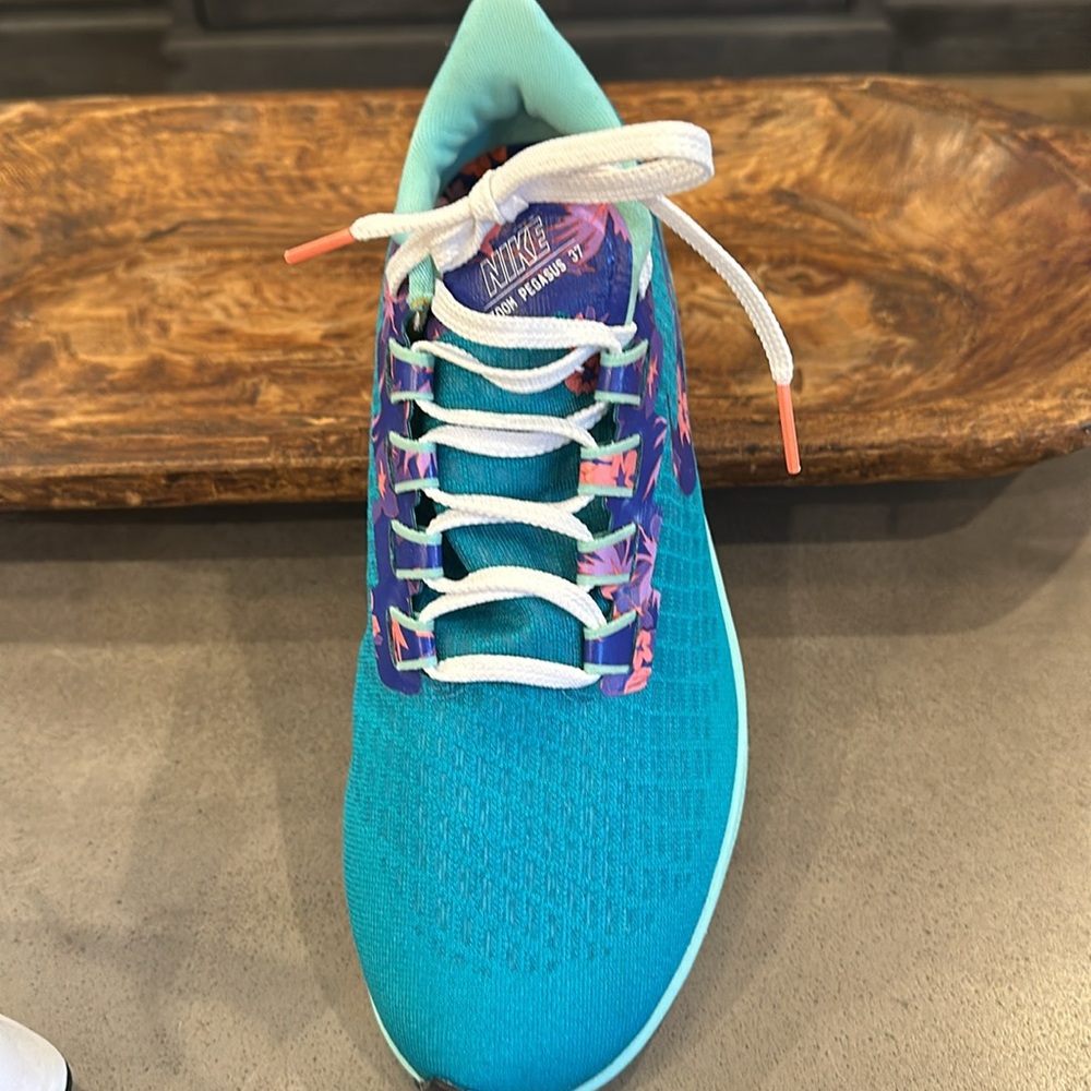 Nike Air Zoom Pegasus 37 Aquamarine Tropical Twist DH3051-300 Women’s Size 8.5 - Picture 2 of 5